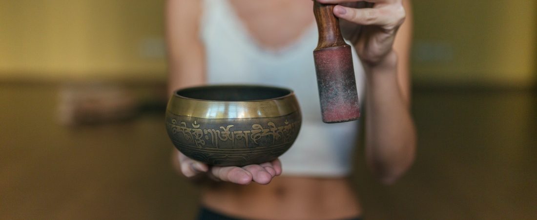 raum reinigen mit klangschalen